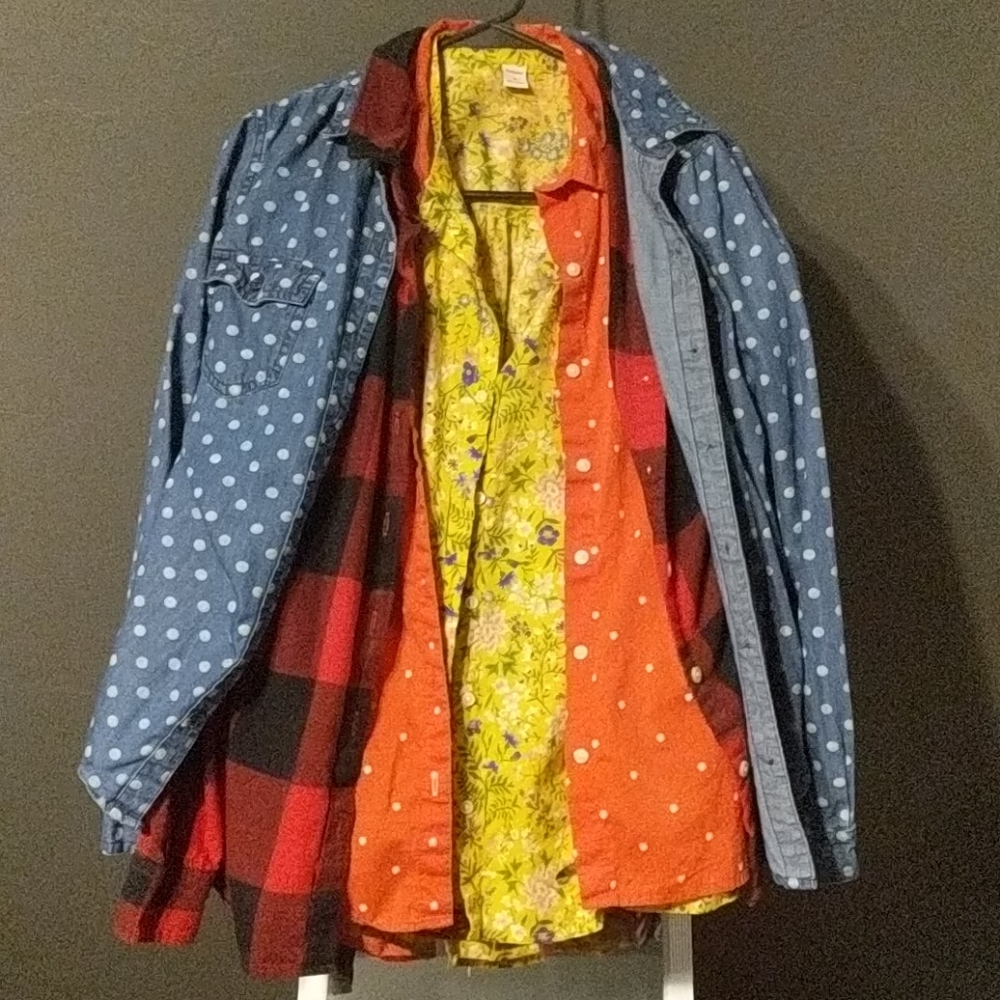 BUNDLE of 4 long sleeve button downs